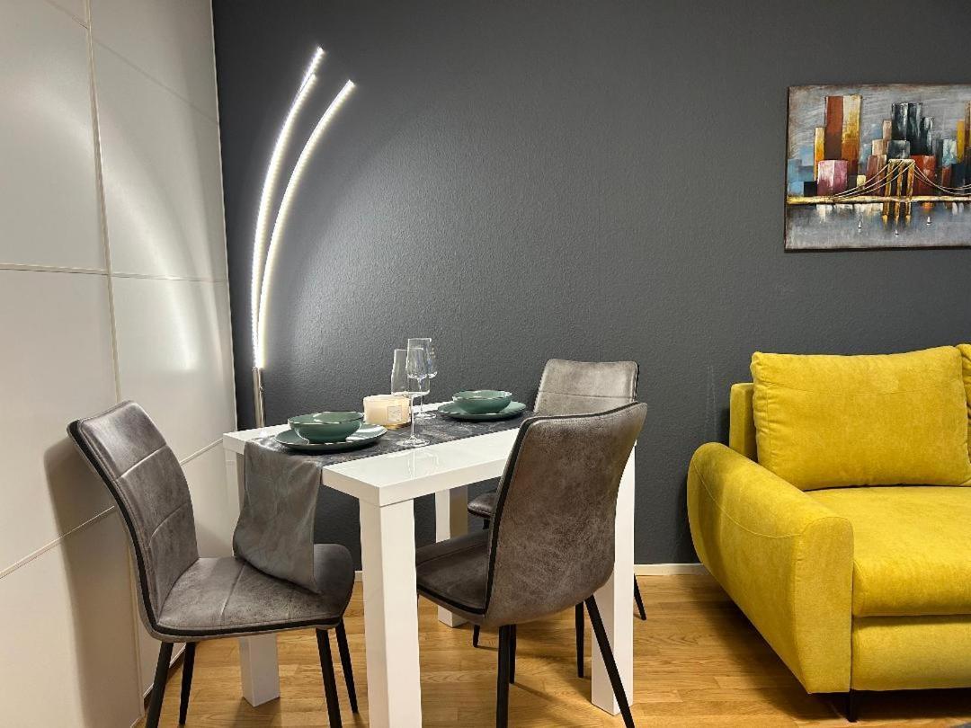 Gemuetliches Helles Apartment Mit Balkon Und Parkplatz Vor Der Tuer Im Zentrum Von Байройт Экстерьер фото